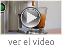 Cafetera HITA haciendo un cafe con Cápsulas Tu-Espresso